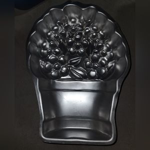 Wilton Flower Pot Cake Pan